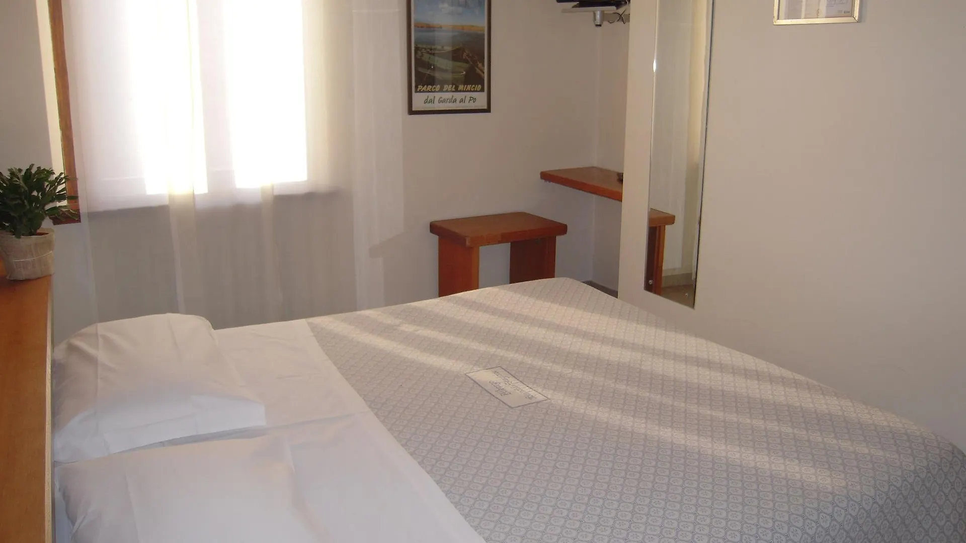 *** Hotel Albergo Bianchi Stazione Mantova Italy