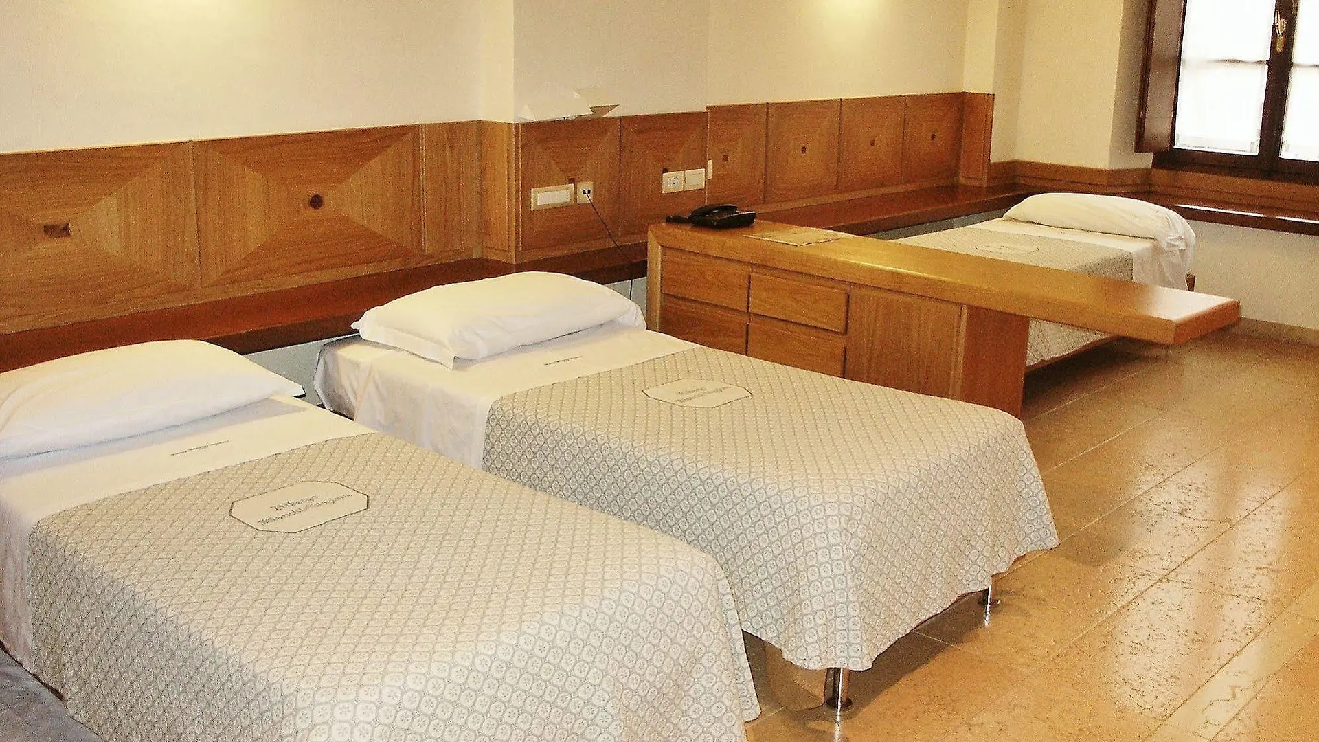 فندق Albergo Bianchi Stazione مانتوفا