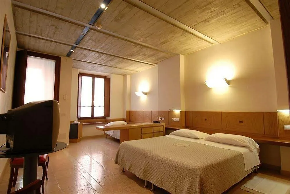 Albergo Bianchi Stazione Mantova 3*,